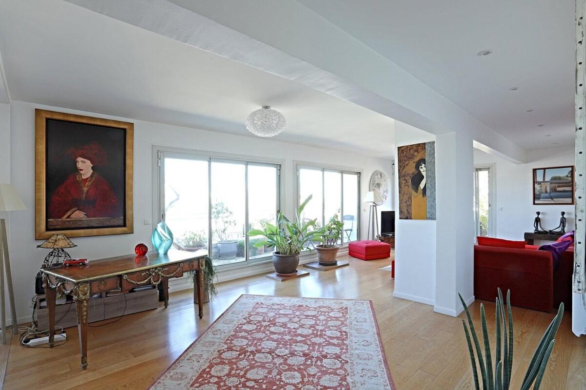 My House With Private Terrace In Apartment