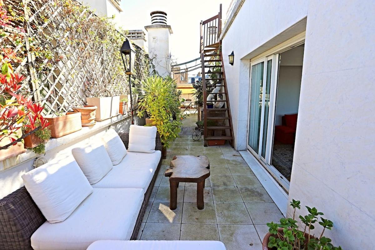 My House With Private Terrace In Apartment Paris